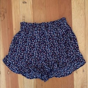 Hollister Ultra High Rise Floral‎ Print Ruffled Shorts Small